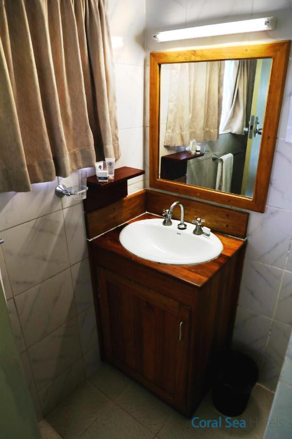 Huon Gulf Hotel Lae Kültér fotó